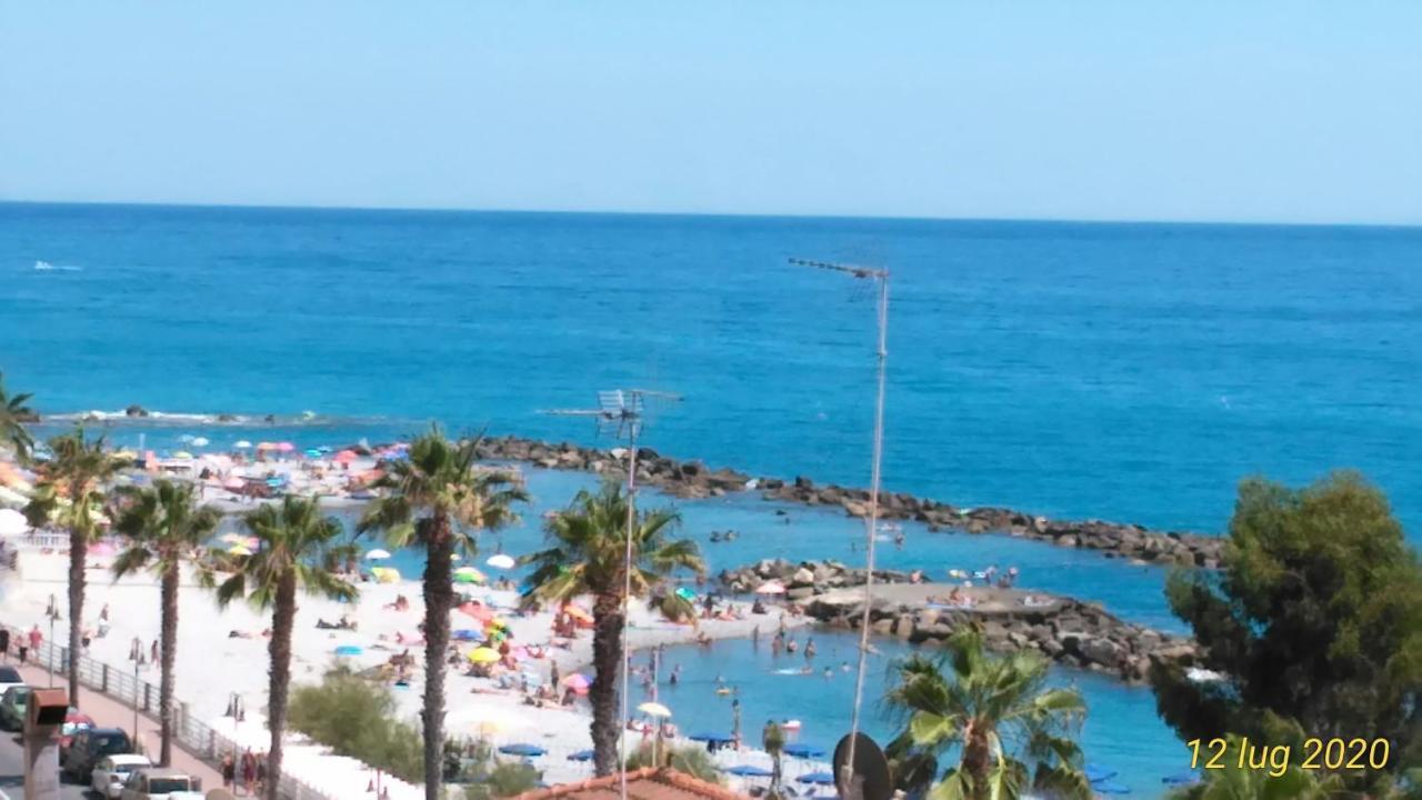 Casa Al Mare Διαμέρισμα Βεντιμίλια Εξωτερικό φωτογραφία