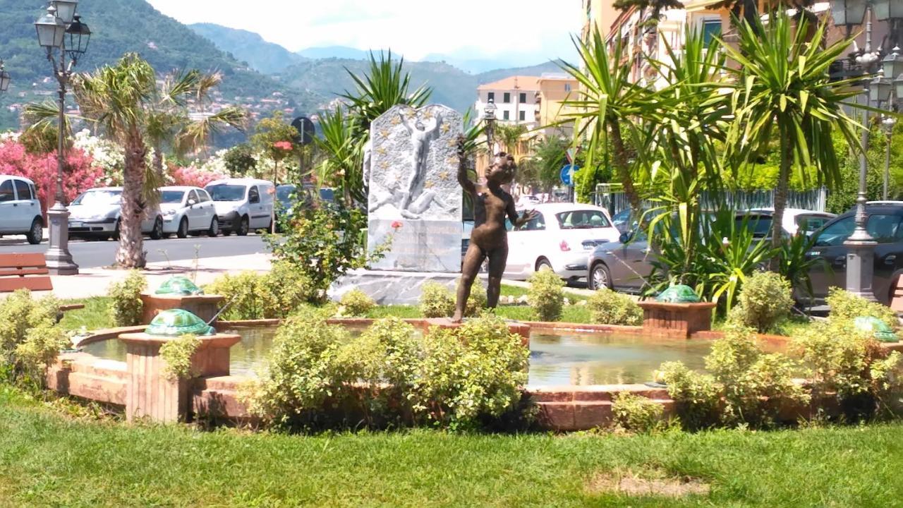 Casa Al Mare Διαμέρισμα Βεντιμίλια Εξωτερικό φωτογραφία