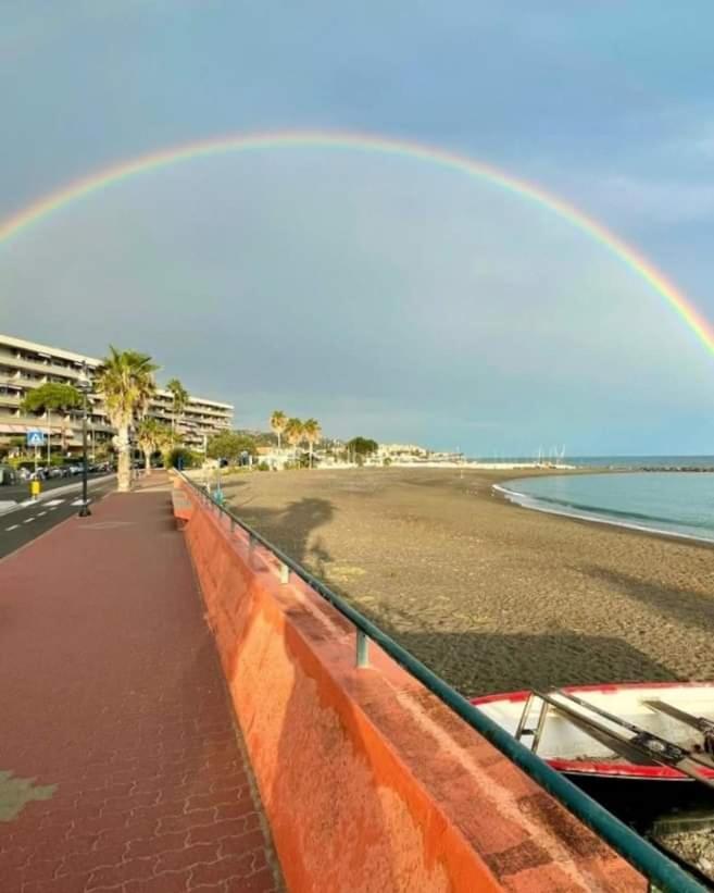 Casa Al Mare Διαμέρισμα Βεντιμίλια Εξωτερικό φωτογραφία