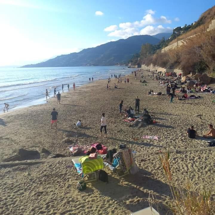 Casa Al Mare Διαμέρισμα Βεντιμίλια Εξωτερικό φωτογραφία