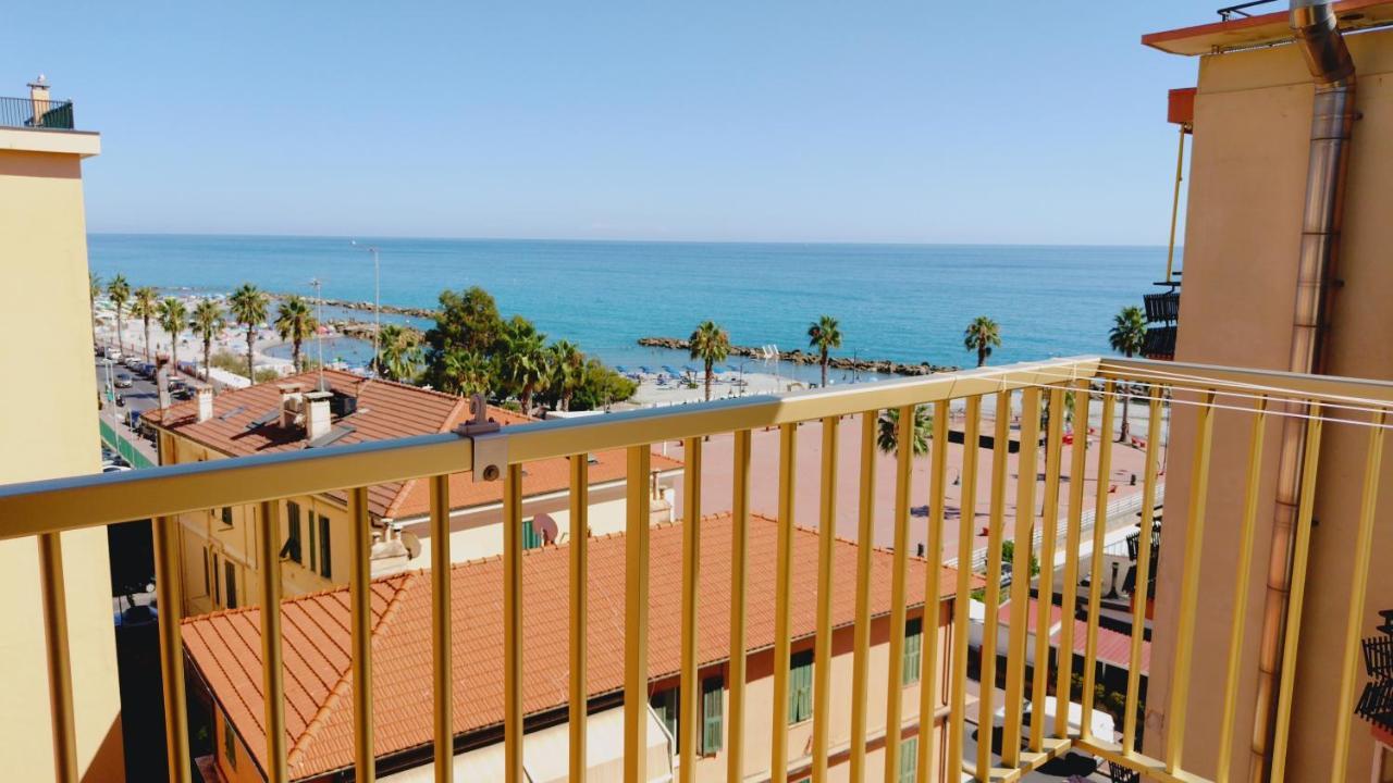 Casa Al Mare Διαμέρισμα Βεντιμίλια Εξωτερικό φωτογραφία