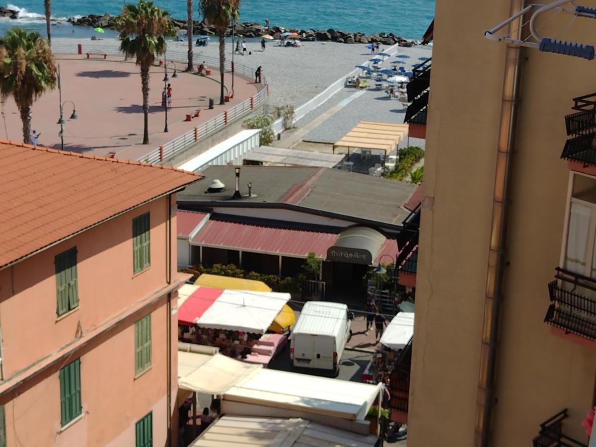 Casa Al Mare Διαμέρισμα Βεντιμίλια Εξωτερικό φωτογραφία