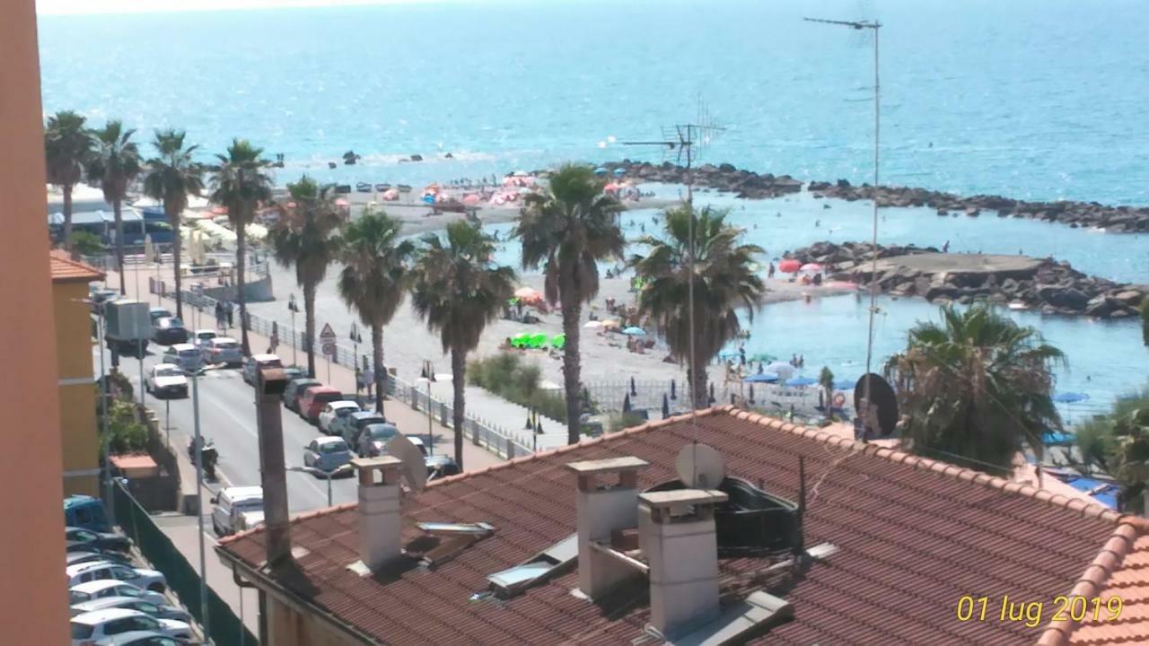 Casa Al Mare Διαμέρισμα Βεντιμίλια Εξωτερικό φωτογραφία
